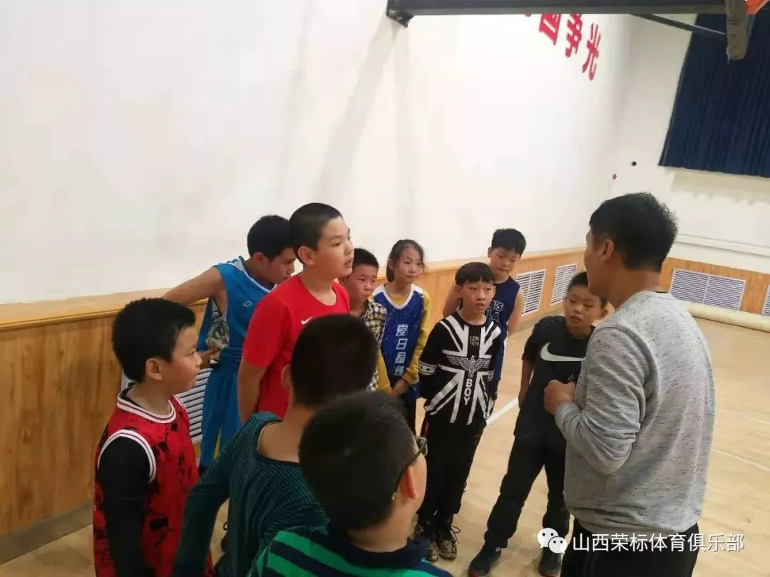 刻苦训练篮球时如何避免受伤的建议_2